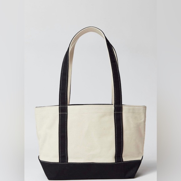 BAGGU X Hello Kitty Small Heavyweight Canvas Tote Bag - Picture 4 of 5